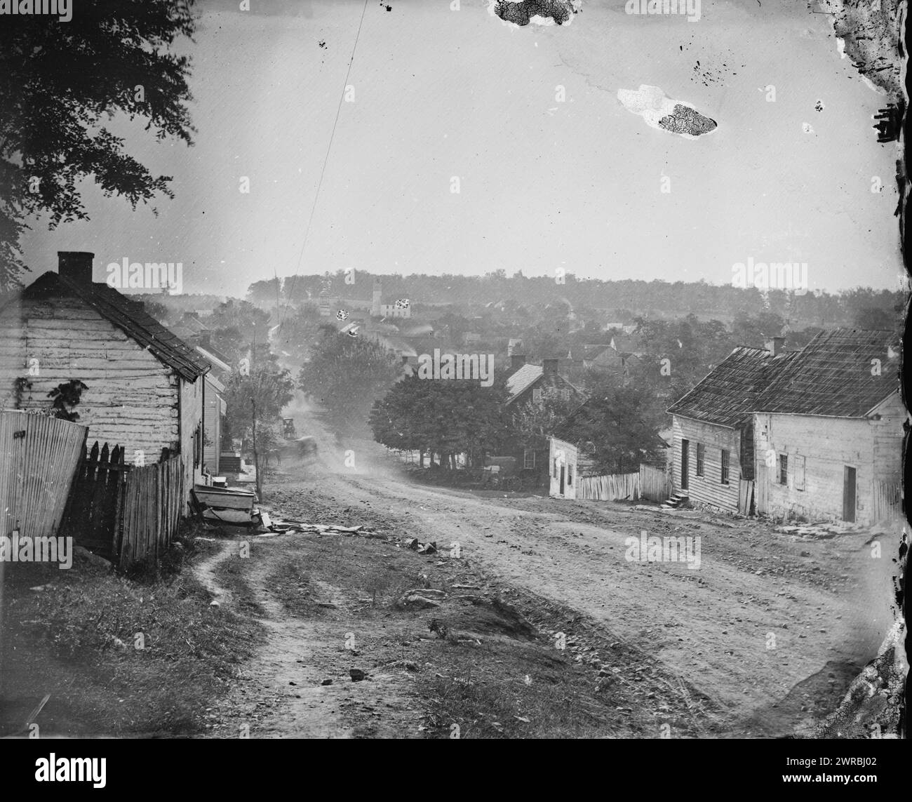 Sharpsburg, Md. Principal street, Photograph from the main eastern theater of the war, Battle of Antietam, September-October 1862., Gardner, Alexander, 1821-1882, photographer, 1862 September., United States, History, Civil War, 1861-1865, Glass negatives, 1860-1870, Stereographs, 1860-1870, 1 negative: glass, stereograph, wet collodion, 4 x 10 in Stock Photo