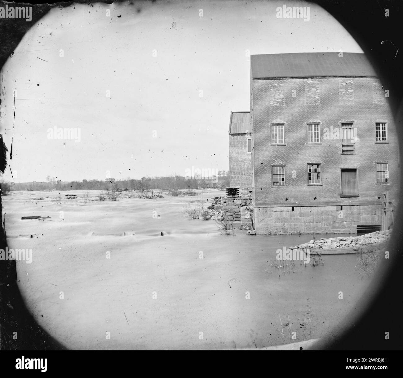 Richmond, Virginia. Mills in Manchester, on south side of river, Gardner, Alexander, 1821-1882, photographer, 1865 Apr., United States, History, Civil War, 1861-1865, Glass negatives, 1860-1870, Stereographs, 1860-1870, 1 negative: glass, stereograph, wet collodion, 4 x 10 in Stock Photo