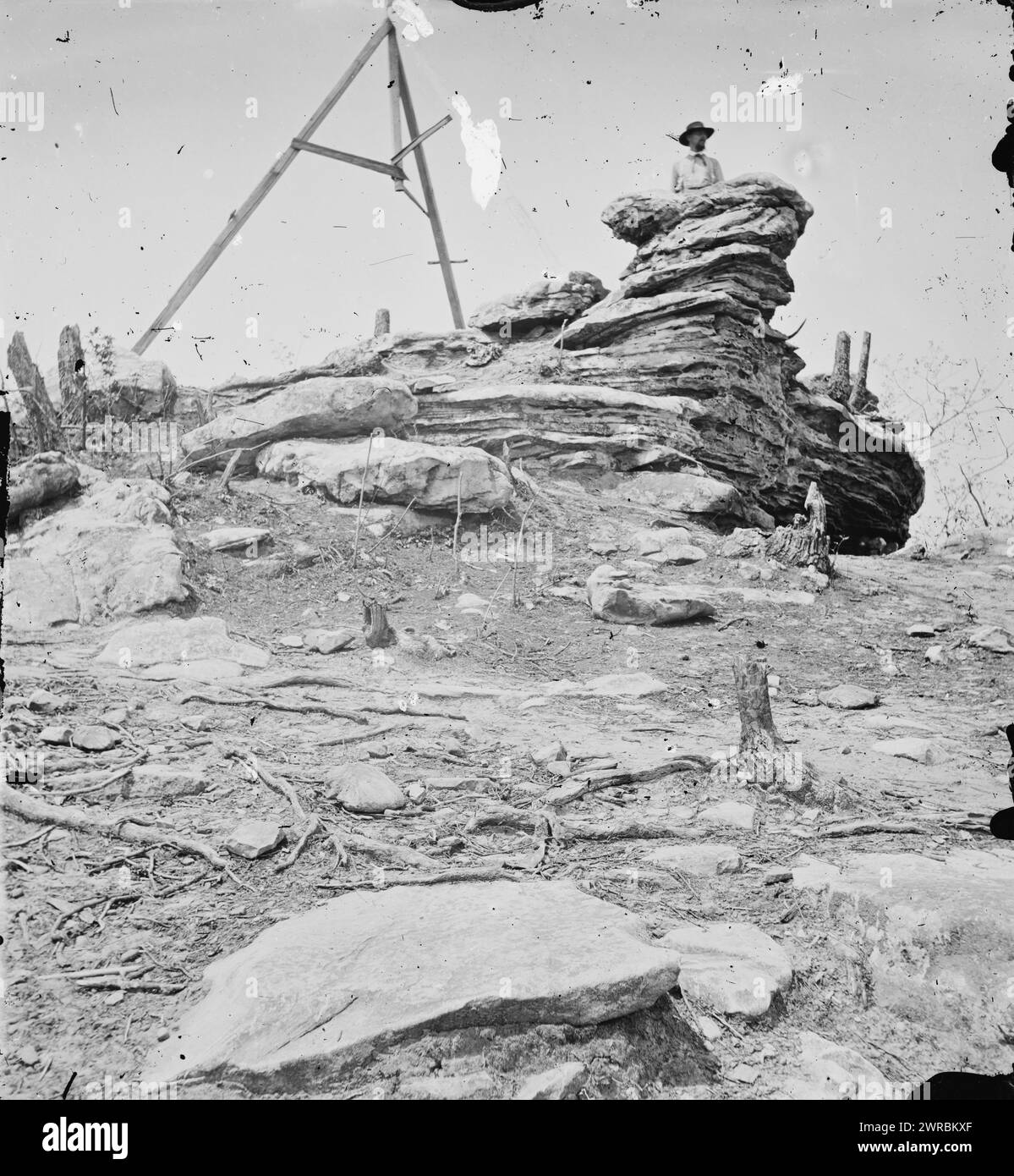 Chattanooga, Tenn., vicinity. Tripod signal erected by Capts. Dorr and Donn of U.S. Coast Survey at Pulpit Rock on Lookout Mountain, Photograph of the War in the West. These photographs are of the Battle of Chattanooga, September-November 1863. After Rosecrans' debacle at Chickamauga, September 19-20, 1863, Bragg's army occupied the mountains that ring about the vital railroad center of Chattanooga. Grant, brought in to save the situation, steadily built up offensive strength, and on November 23-25, burst the blockade in a series of brilliantly executed attacks. The photographs Stock Photo