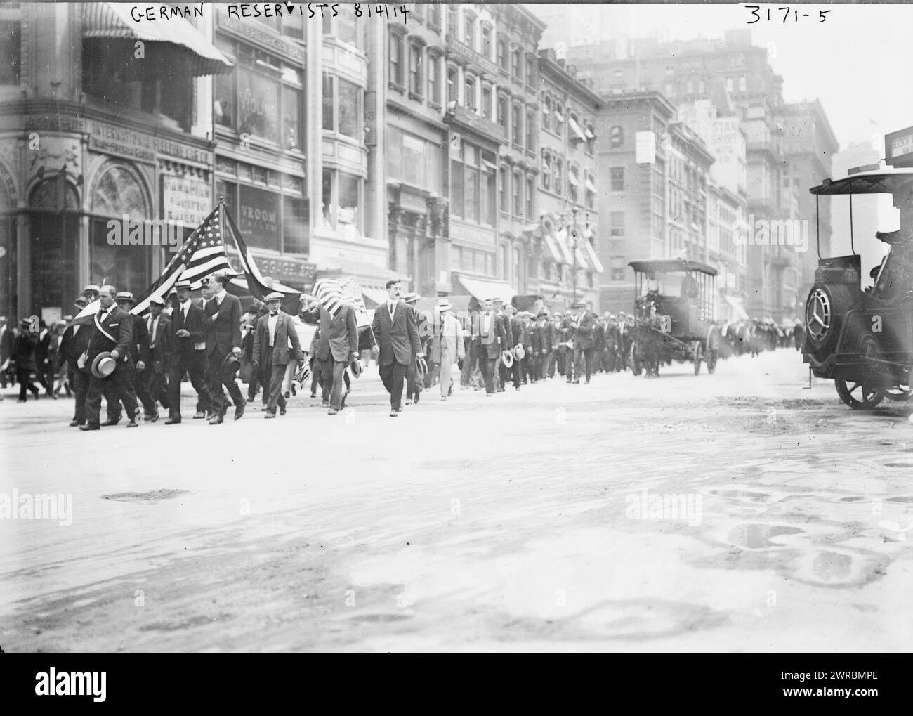 German Reservists, Photograph shows German reserve soldiers marching on Fifth Avenue, New York City, at the beginning of World War I., 1914 Aug. 4, World War, 1914-1918, Glass negatives, 1 negative: glass Stock Photo