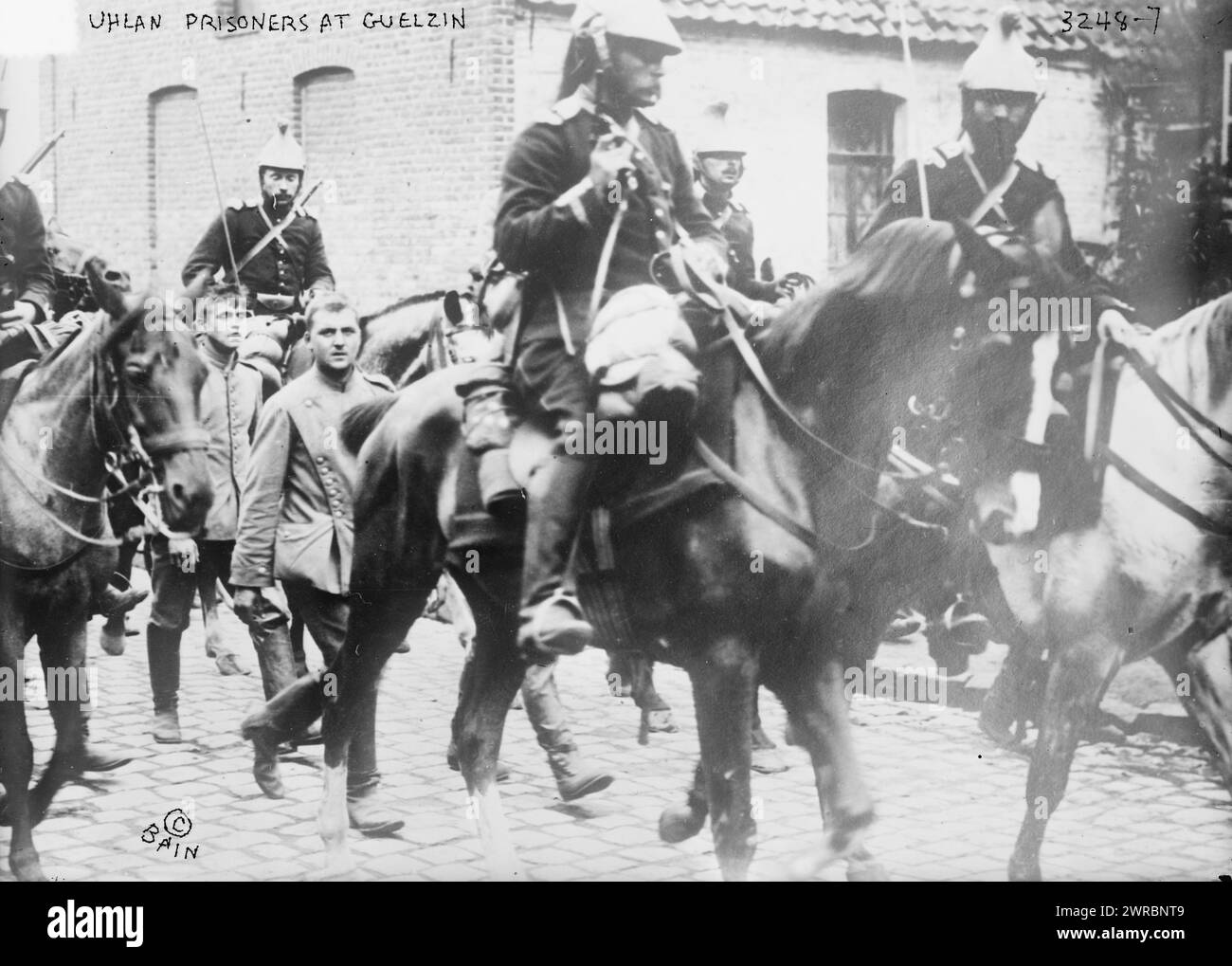 Uhlan prisoners at Guelzin, Photograph shows possibly Polish prisoners of war surrounded by the French calvary during World War I., between ca. 1914 and ca. 1915, World War, 1914-1918, Glass negatives, 1 negative: glass Stock Photo