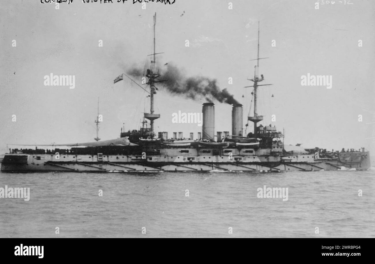 LONDON (sister ship of BULWARK), Photo shows the British pre-dreadnought battleship HMS London (1899)., between ca. 1910 and ca. 1915, Glass negatives, 1 negative: glass Stock Photo