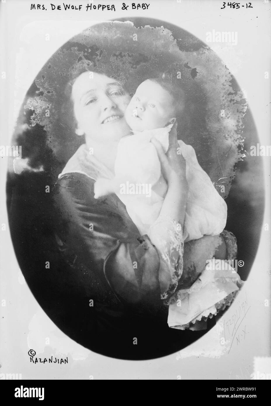 Mrs. De Wolf Hopper and baby, Photograph shows gossip columnist and actress Hedda Hopper (1885-1966) with her son William Hopper (1915-1970)., 1915, Glass negatives, 1 negative: glass Stock Photo