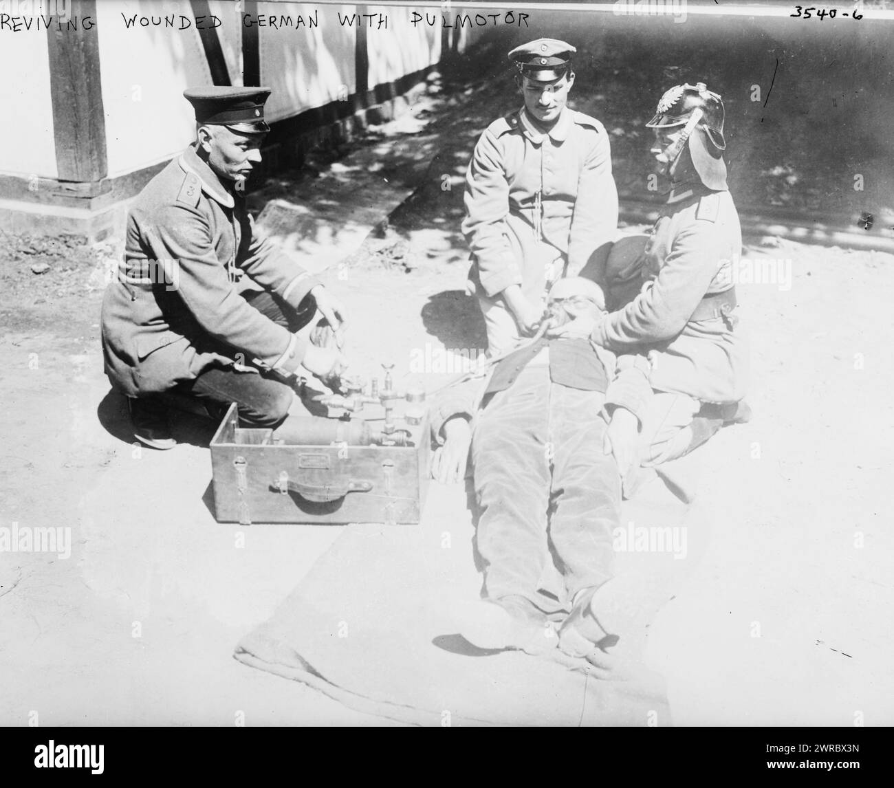Reviving wounded German with Pulmotor, Photograph shows a German being revived with a Pulmotor, an artificial respiration device, during World War I., between 1914 and ca. 1915, World War, 1914-1918, Glass negatives, 1 negative: glass Stock Photo