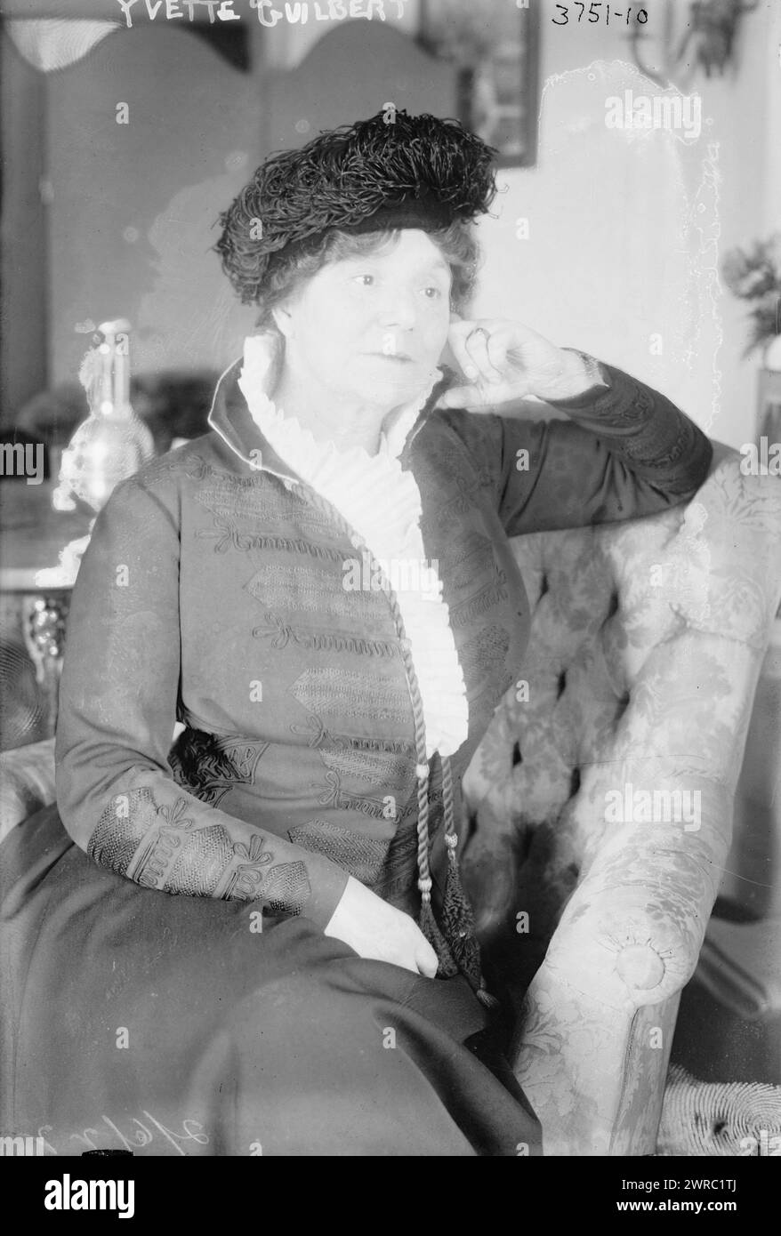 Yvette Guilbert, Photo shows French cabaret singer and actress Yvette