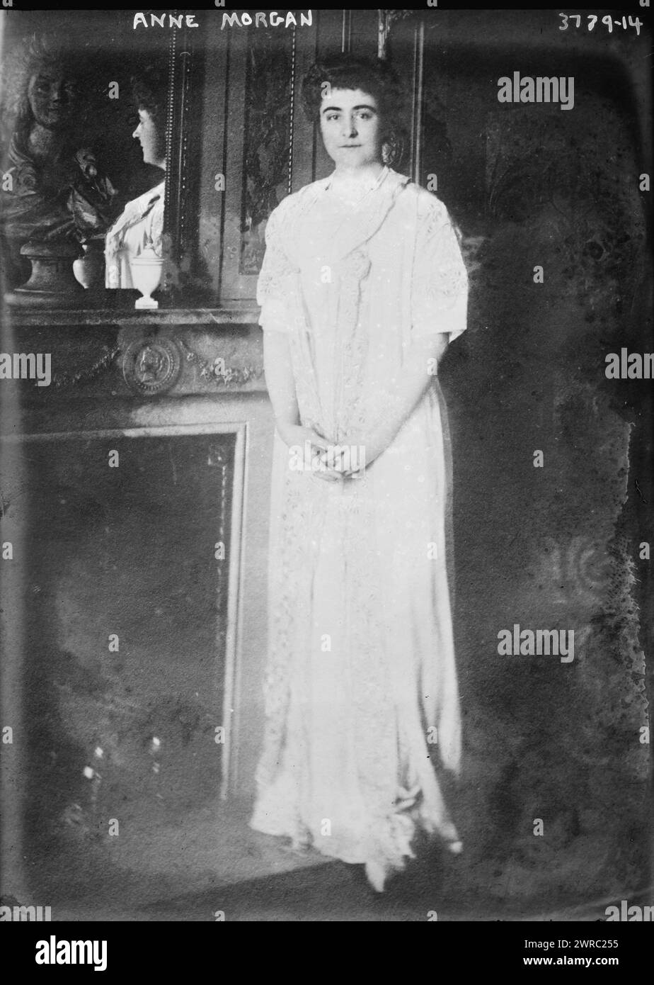 Anne Morgan, Photograph shows Anne Tracy Morgan, American philanthropist daughter of J.P. Morgan., between ca. 1915 and ca. 1920, Glass negatives, 1 negative: glass Stock Photo