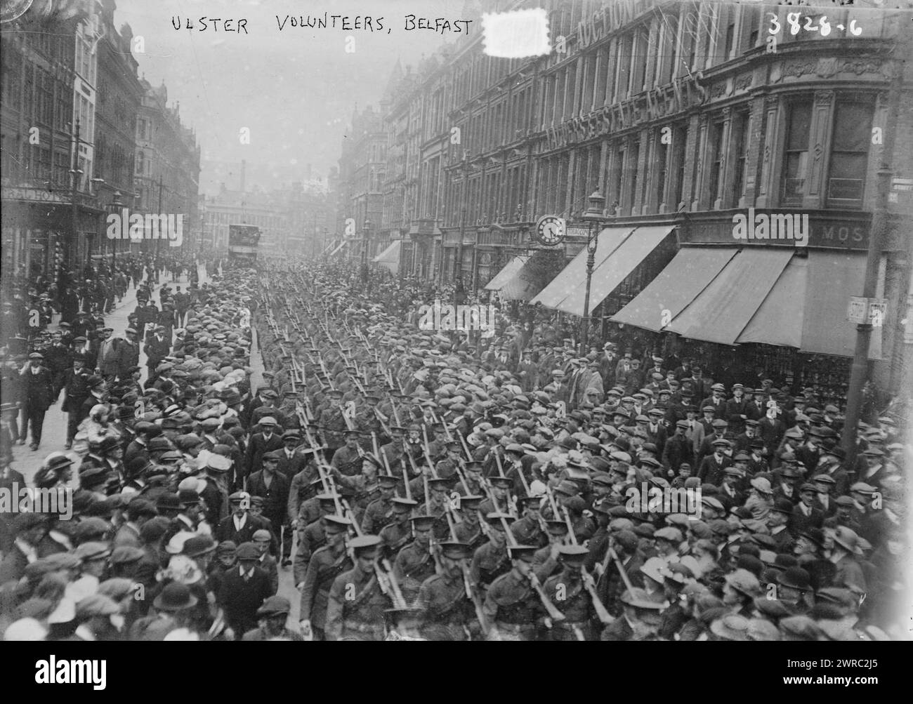 Ulster Volunteers, Belfast, Photographs show Ulster volunteer soldiers from Belfast marching in the street during World War I., 1916 April 8, World War, 1914-1918, Glass negatives, 1 negative: glass Stock Photo
