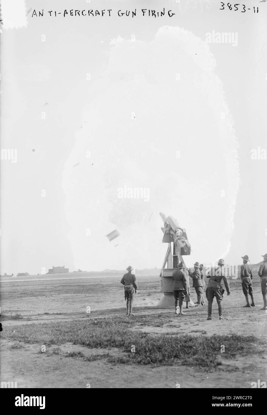 Anti - Aircraft gun firing, between ca. 1915 and ca. 1920, Glass negatives, 1 negative: glass Stock Photo