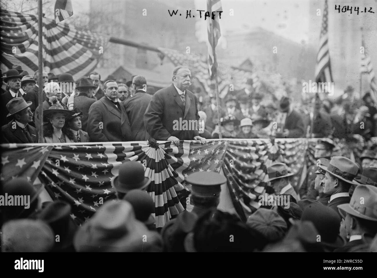 W.H. Taft, Photograph shows former president William Howard Taft campaigning for Republican candidate Charles Evans Hughes on Nov. 4, 1916 in Union Square, New York City., 1916 Nov. 4, Glass negatives, 1 negative: glass Stock Photo