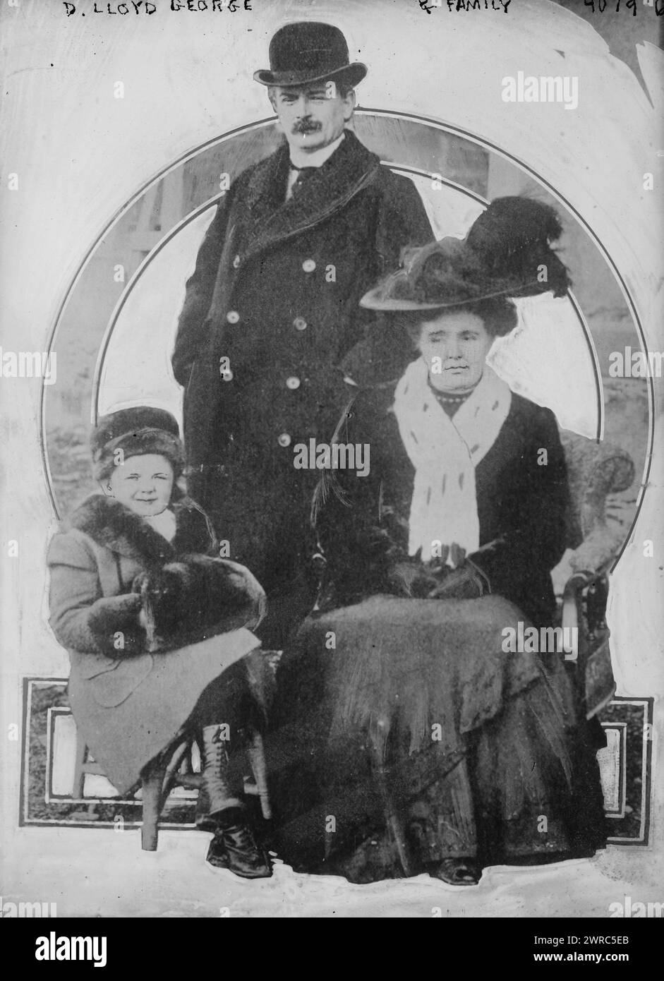 D. Lloyd George and family, Photograph shows British Liberal Party statesman David Lloyd George, 1st Earl Lloyd-George of Dwyfor (1863-1945) who served as Prime Minister from 1916-1922. With him are his wife Dame Margaret Lloyd George (1866-1941) and daughter Megan., between ca. 1915 and 1920, Glass negatives, 1 negative: glass Stock Photo