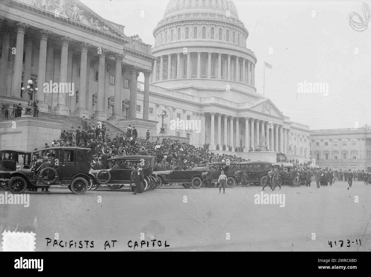 Pacifists at Capitol, 1917 April 3, United States, District of Columbia, Washington (D.C.), Glass negatives, 1 negative: glass Stock Photo