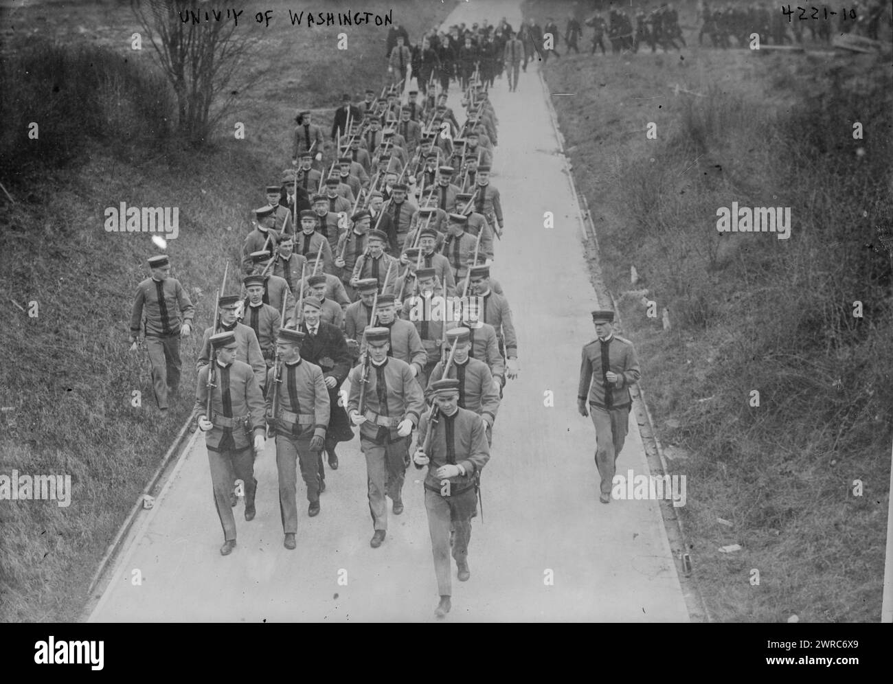 Univ'y of Wash., Photograph shows military personnel training at the University of Washington, Seattle, Washington State., between ca. 1915 and ca. 1920, Glass negatives, 1 negative: glass Stock Photo