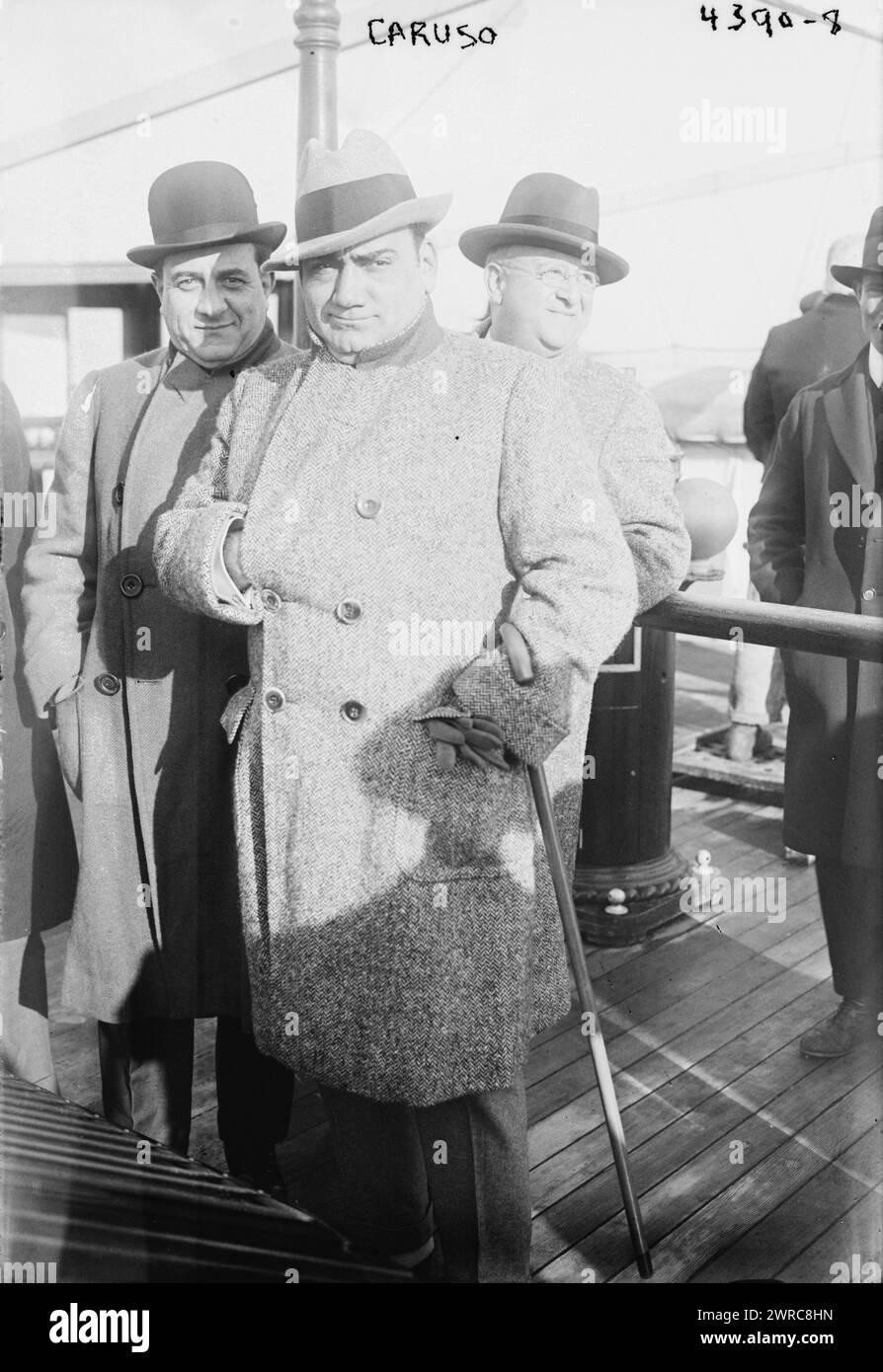 Caruso, Photograph shows Italian tenor opera singer Enrico Caruso (1873-1921) arriving in New York City on the ship S.S. Saga, Nov. 4, 1917., 1917 Nov. 4, Glass negatives, 1 negative: glass Stock Photo