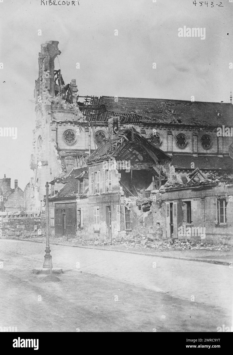 Ribecourt, Photograph shows the Saint Rémi church, Ribécourt, France which was damaged during World War I., 1915, World War, 1914-1918, Glass negatives, 1 negative: glass Stock Photo