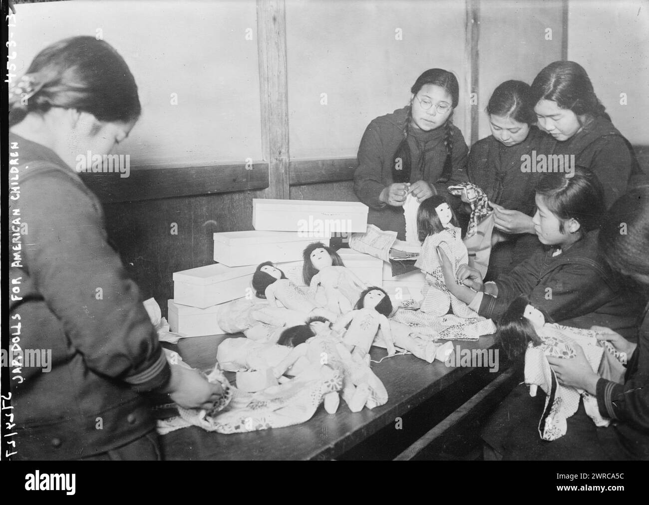 Japanese dolls for American children, 1927 May 24, Glass negatives, 1