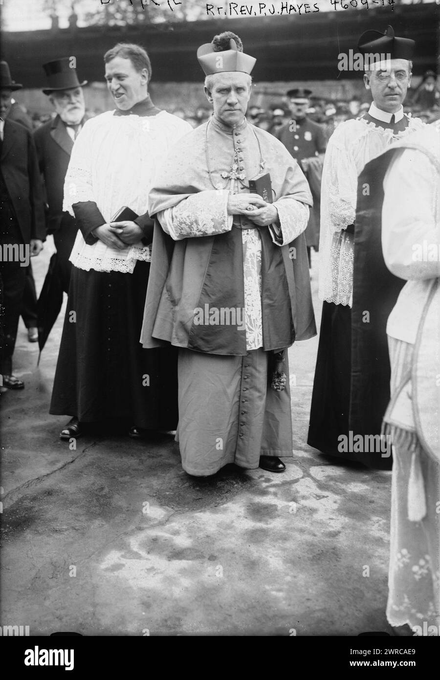 Rt. Rev. P.J. Hayes, Photograph shows Patrick Joseph Hayes (1867-1938), American cardinal of the Roman Catholic Church who was Vicar Apostolic of Military USA. He is attending the military mass at the Battery, New York City, held in May 1918 during World War I., 1918 May 30, World War, 1914-1918, Glass negatives, 1 negative: glass Stock Photo