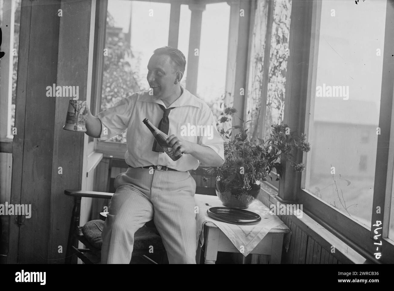 Wright, Photograph shows Horace Wright (tenor singer), part of singing duo with Rene Dietrich (soprano)., between ca. 1915 and ca. 1920, Glass negatives, 1 negative: glass Stock Photo