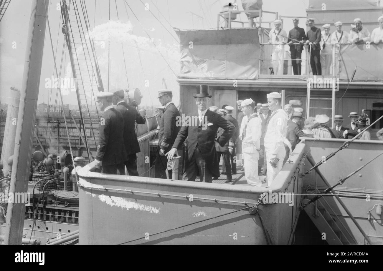 Board a ship Black and White Stock Photos & Images - Alamy