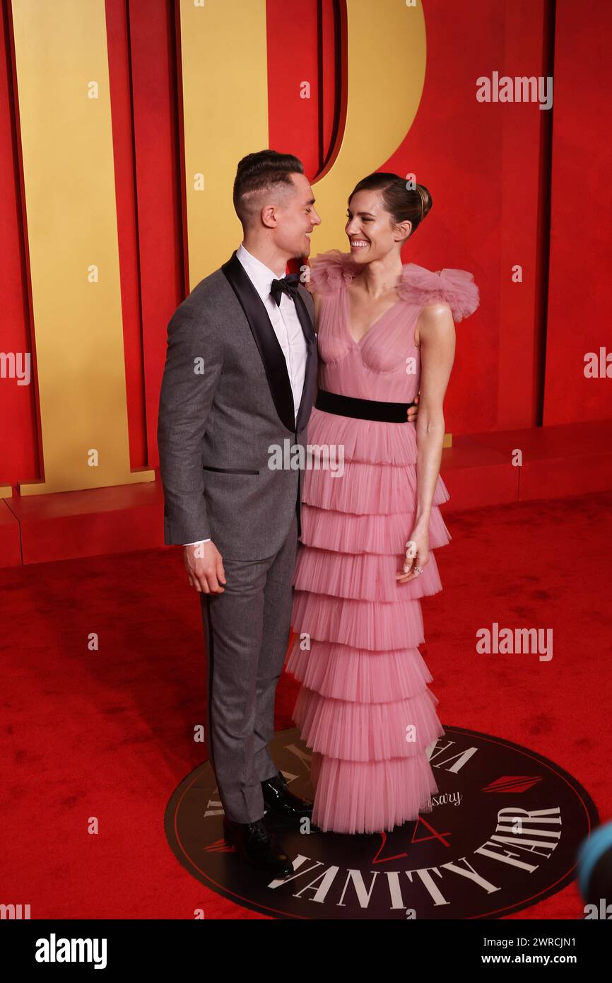 Allison williams and alexander dreymon attend the 2024 vanity fair