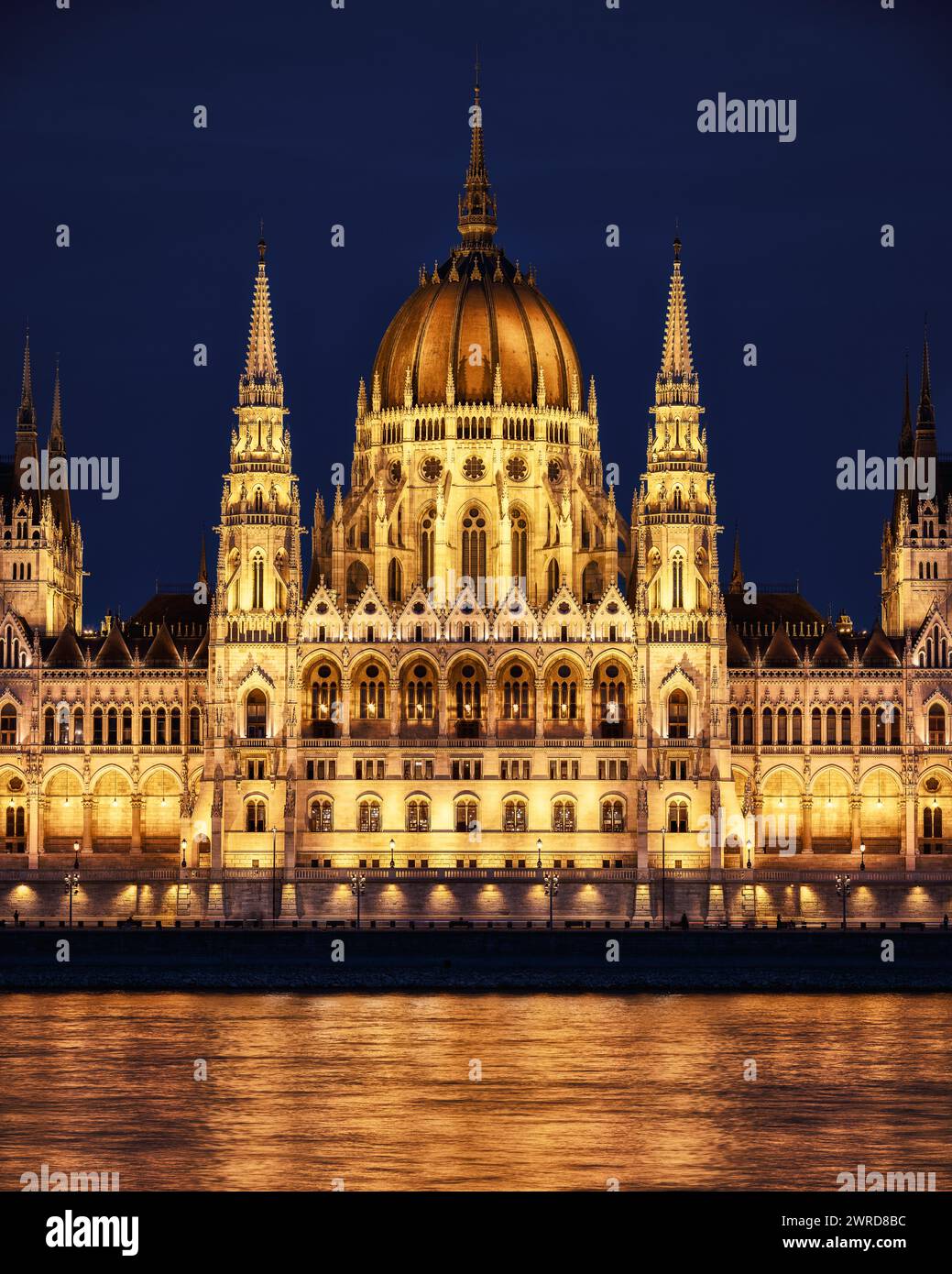 View hungarian parliament night hi-res stock photography and images - Alamy