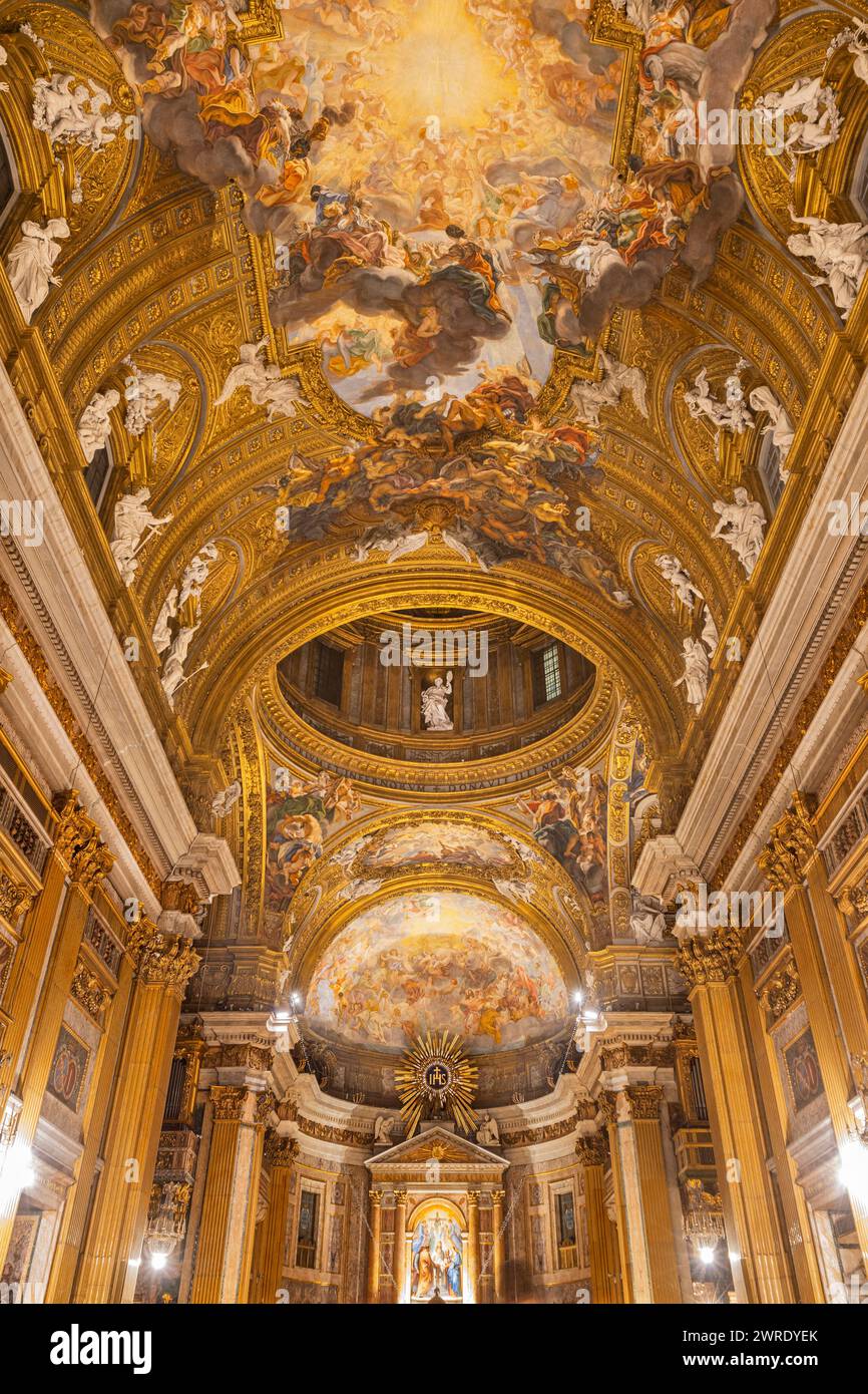 Roman Catholic Church of the Gesu interior. Baroque. Rome, Italy Stock ...
