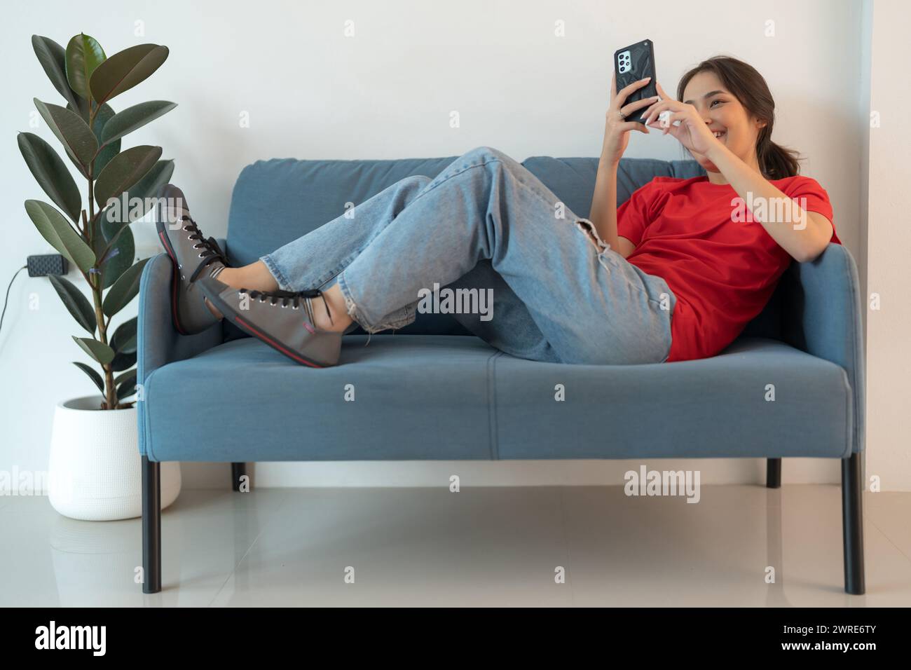 Red blouse long hi-res stock photography and images - Page 5 - Alamy, image size:1300x956