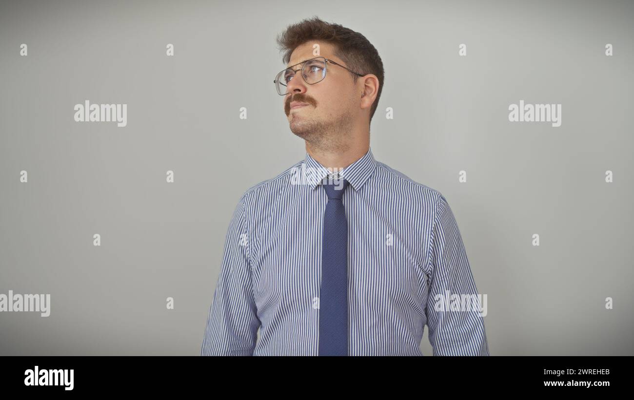 Dapper man in formal attire hi-res stock photography and images - Alamy