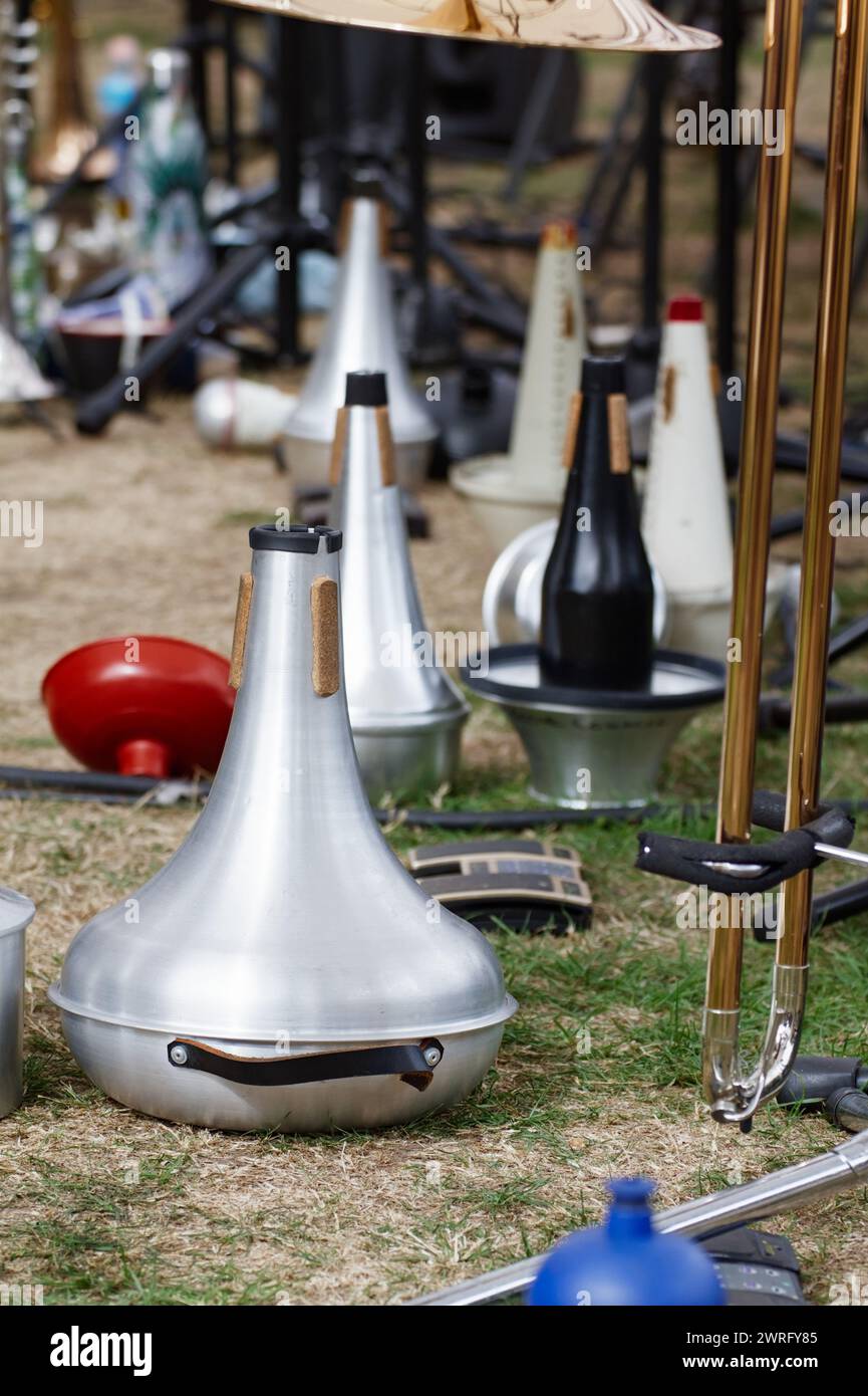 Plunger mute hires stock photography and images Alamy