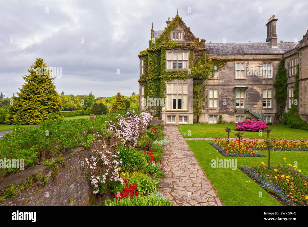 ireland-county-kerry-killarney-national-park-muckross-house-and