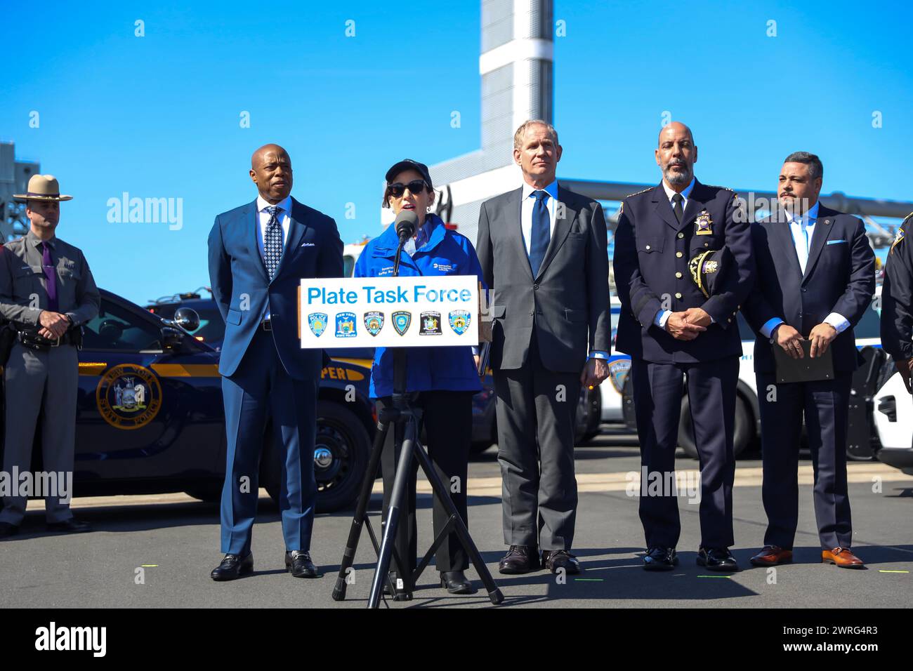 Governor Kathy Hochul and Mayor Eric Adams Make a Public Safety ...