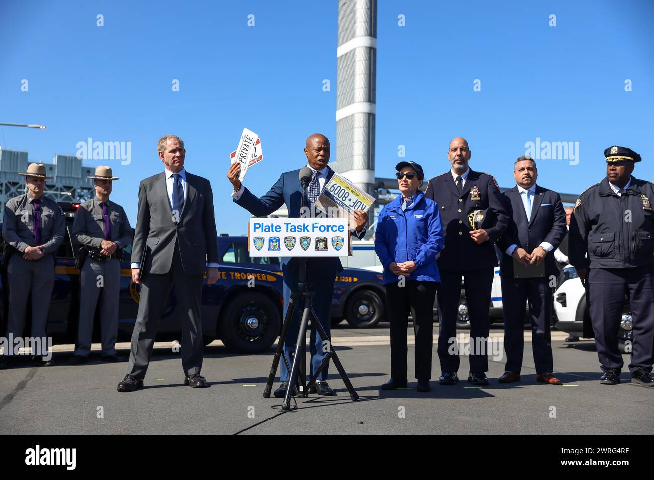 Governor Kathy Hochul and Mayor Eric Adams Make a Public Safety ...
