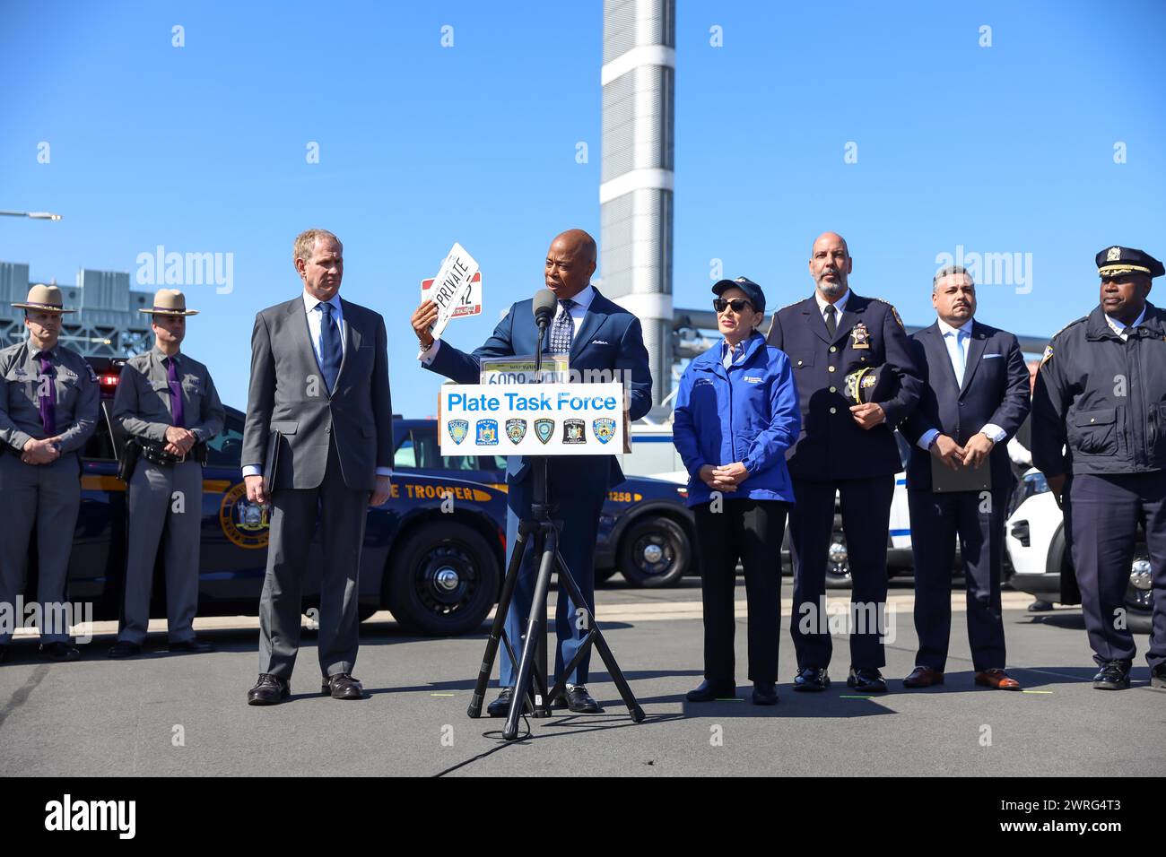 Governor Kathy Hochul and Mayor Eric Adams Make a Public Safety ...