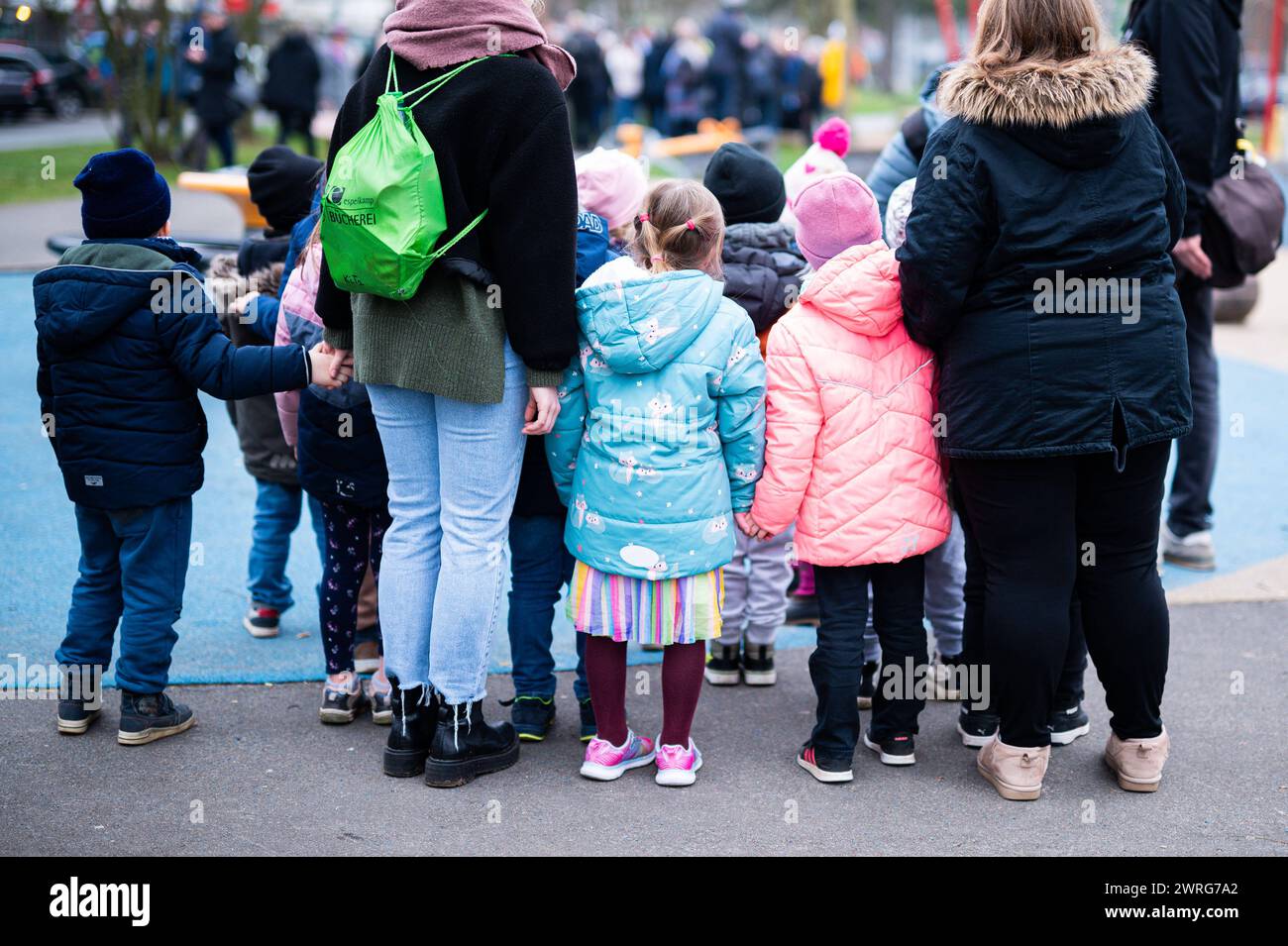 12.03.2024 - Feature Kinder. , Espelkamp Nordrhein-Westfalen Deutschland *** 12 03 2024 Feature Children , Espelkamp North Rhine-Westphalia Germany Stock Photo