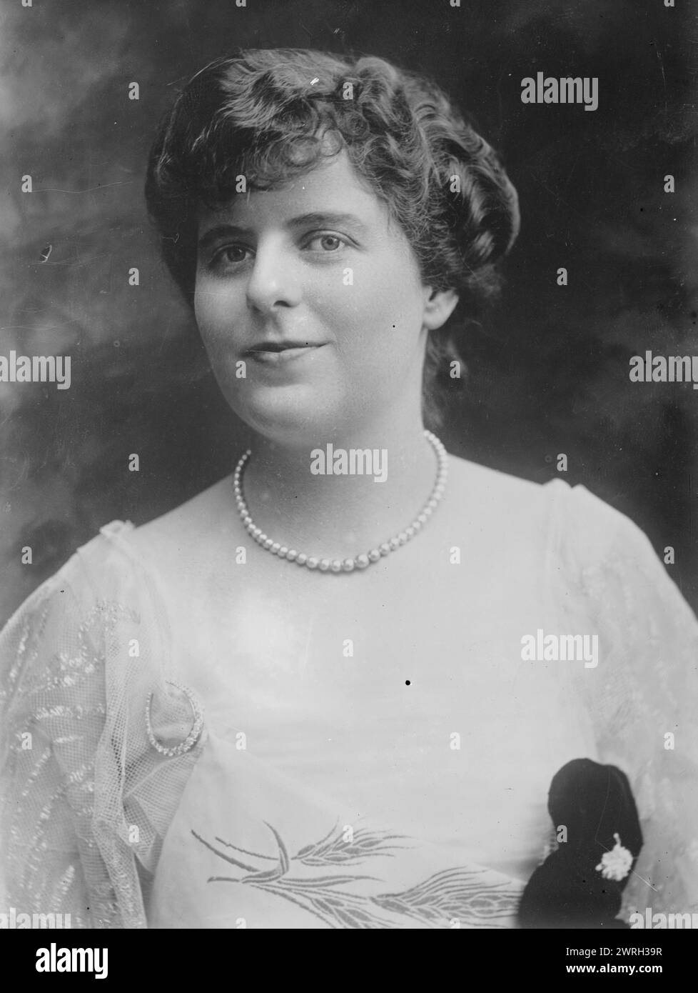 Margaret Draper, 1916. Shows Margaret Draper (1891-1974), daughter of the U.S. Ambassador to Italy, possibly at the time of her marriage to Count Andrea Boncompagni of Italy. Stock Photo