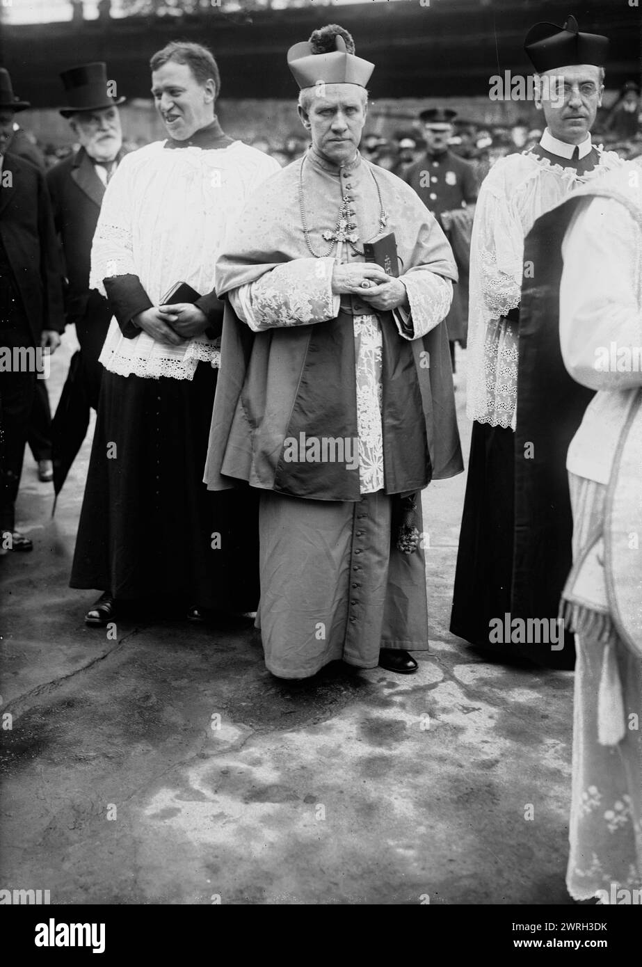 Rt. Rev. P.J. Hayes, 30 May 1918. Patrick Joseph Hayes (1867-1938), American cardinal of the Roman Catholic Church who was Vicar Apostolic of Military USA. He is attending the military mass at the Battery, New York City, held in May 1918 during World War I. Stock Photo