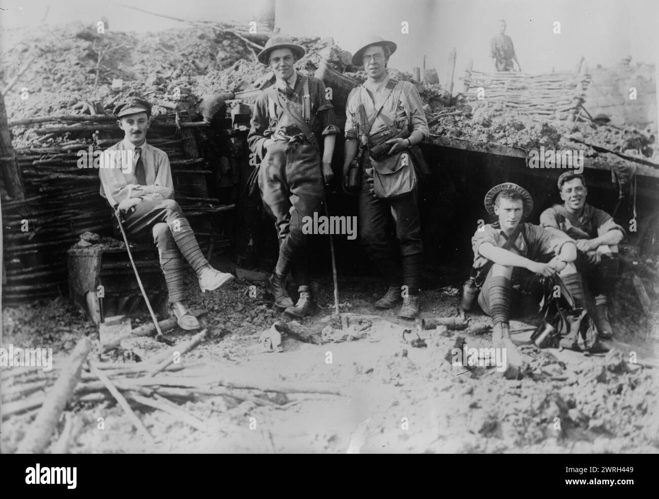 British observers in captured observation post,  6 Jun 1917. British Artillery observing officers of the Royal Artillery, in a captured German observation post near Oosttaverne Wood, Belgium during the Battle of Messines offensive, during World War I. Stock Photo