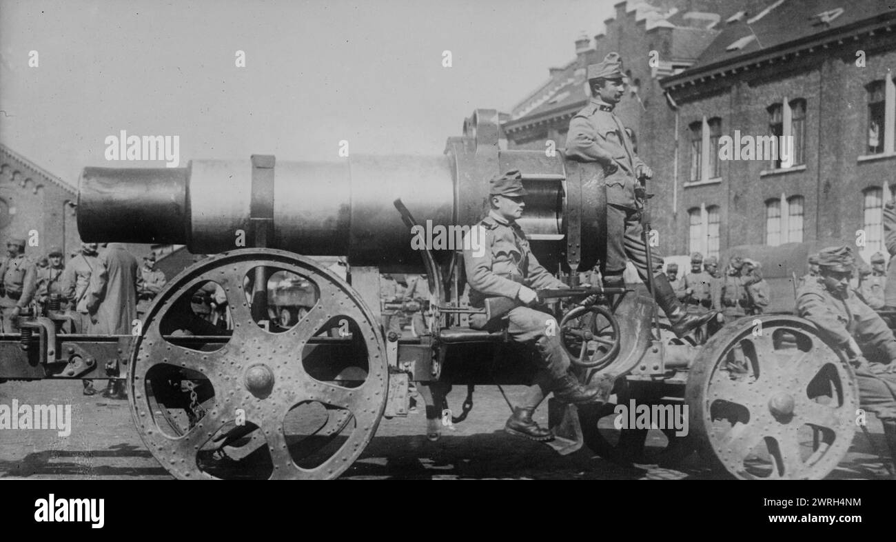 Austrian siege gun in Belg. [i.e., Belgium], between c1914 and c1915. The barrel segment of a Skoda 305 mm Model 1911 howitzer gun. The Austro-Hungarian Army loaned 8 of these guns to the German army in August, 1914 and they were used in destroying Belgian fortifications at Liege and other locations. Stock Photo