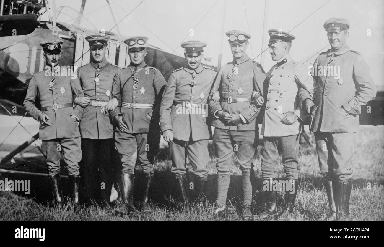 WW1 Photo postcard German soldiers around crashed biplane c.1915 WW1 Photo postcard German soldiers around crashed biplane c.1915