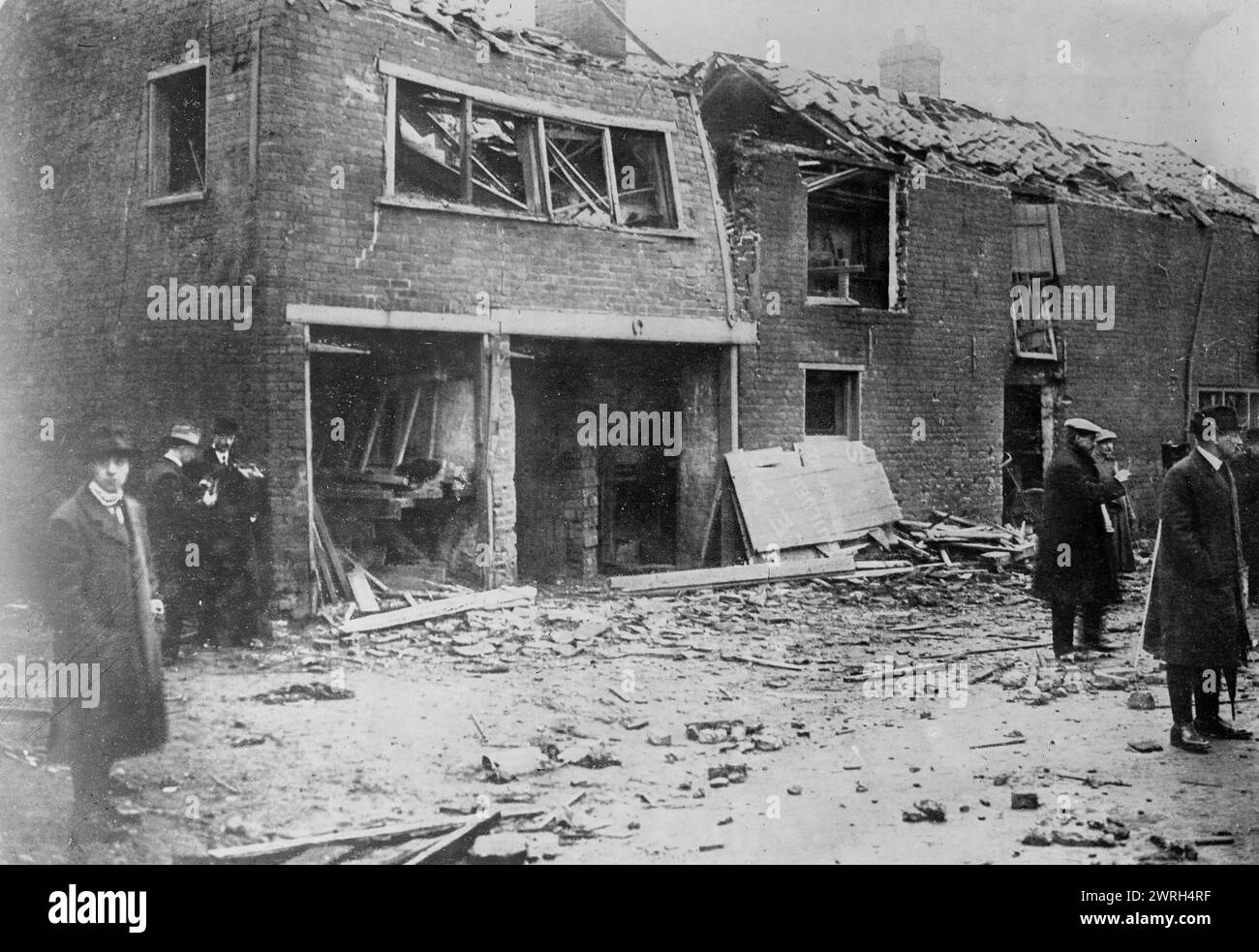 Bomb wrecked houses, Yarmouth, 1915. Homes in Great Yarmouth, England which were damaged by bombs dropped by the German Zeppelin L3 on January 19, 1915 during World War I. Stock Photo