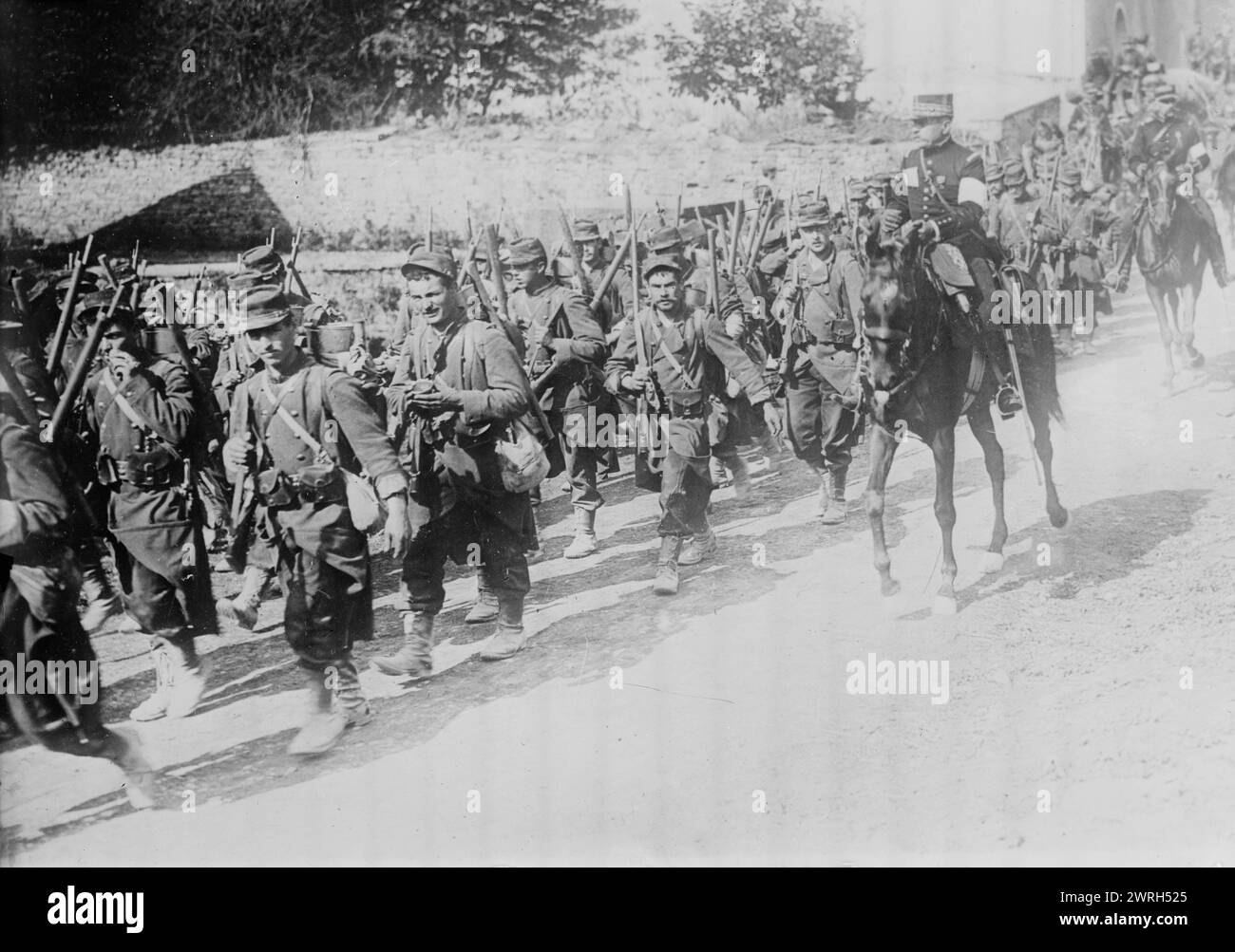 French troops on march, between c1914 and c1915. French soldiers in ...