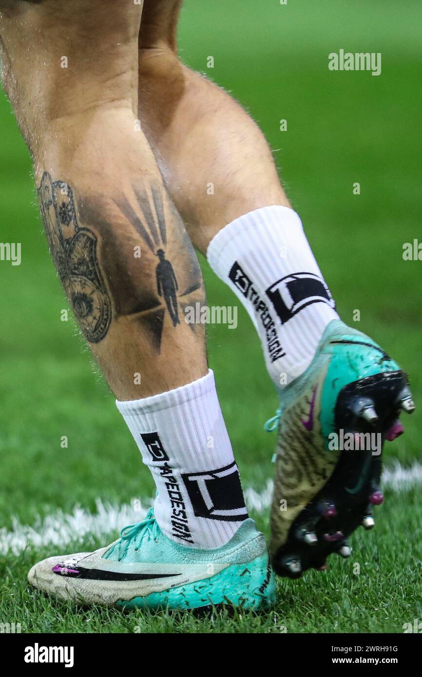 The Business of Being Evan Mock Is Booming | GQ, image size:866x1390