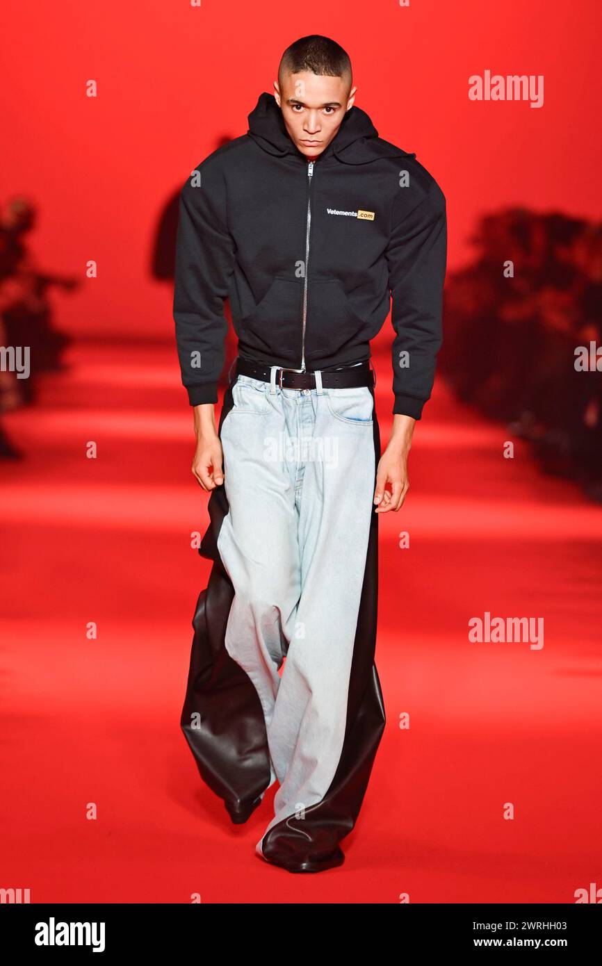 Vetements fashion hi res stock photography and images Page 10 Alamy