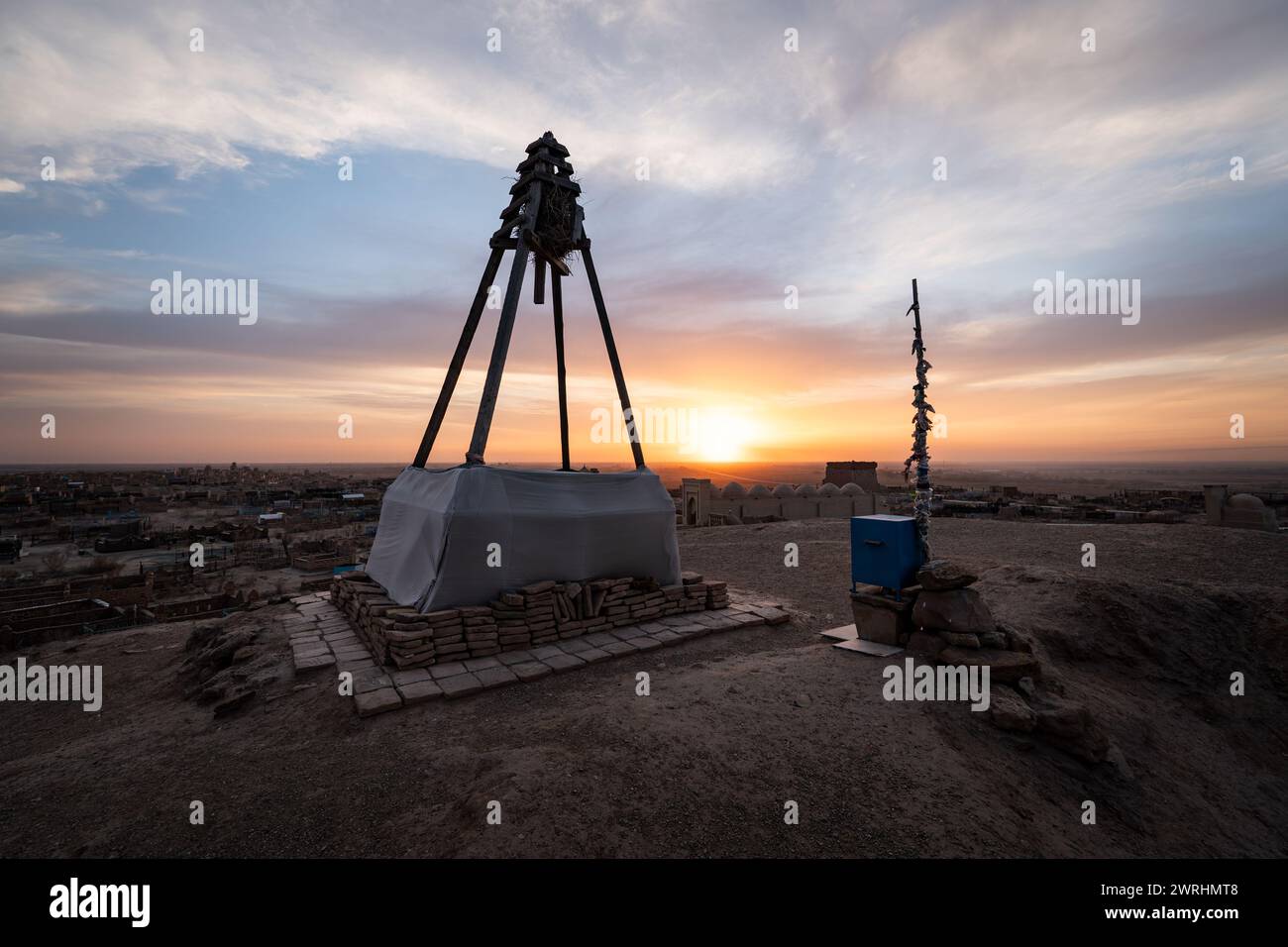 Tomb at top of Jumart kassab hill at Mizdakhan cemetery at khodjeyli, Karakalpakstan, Uzbekistan Stock Photo