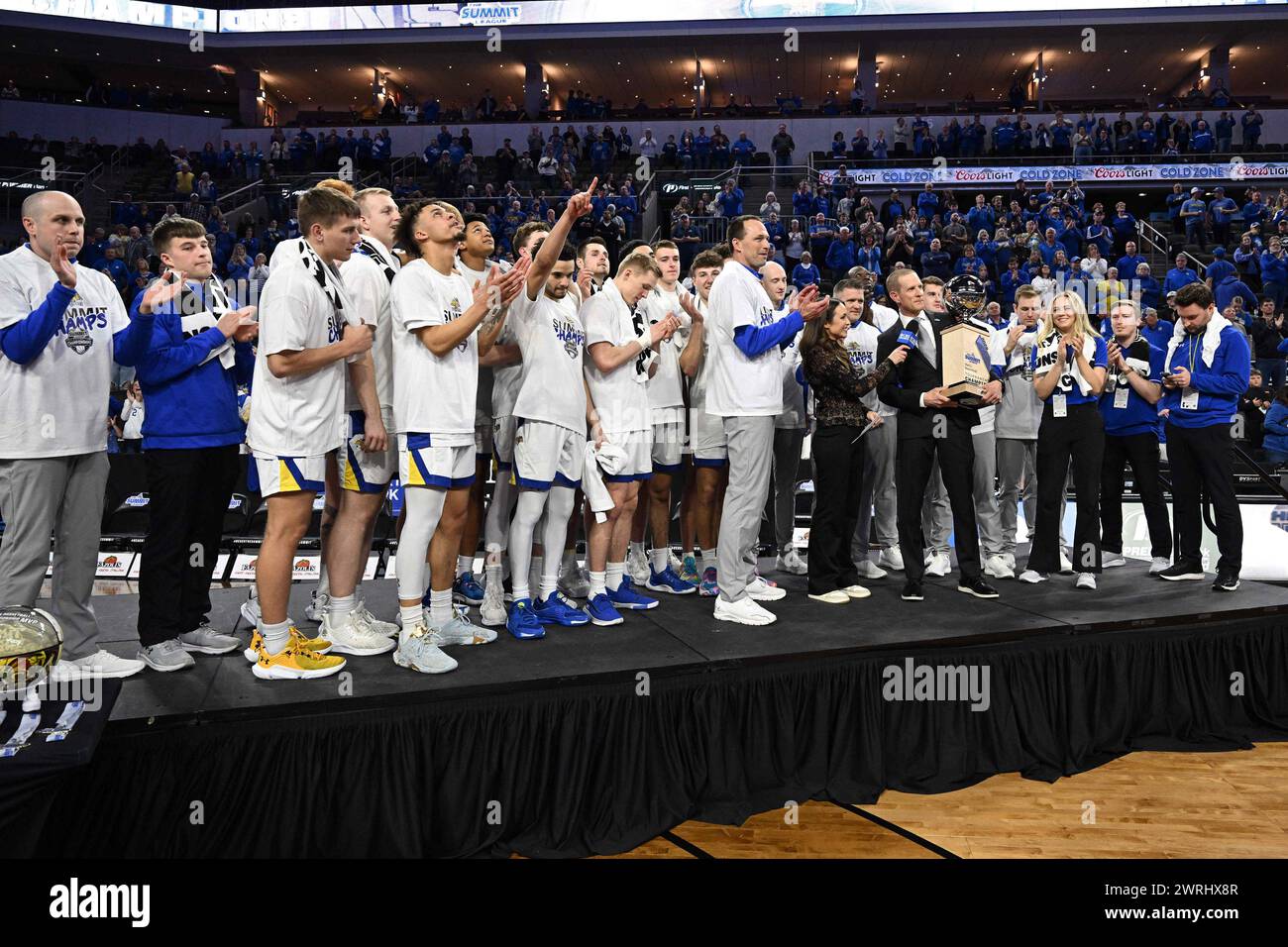 south-dakota-state-players-celebrate-after-winning-the-men-s-final-at