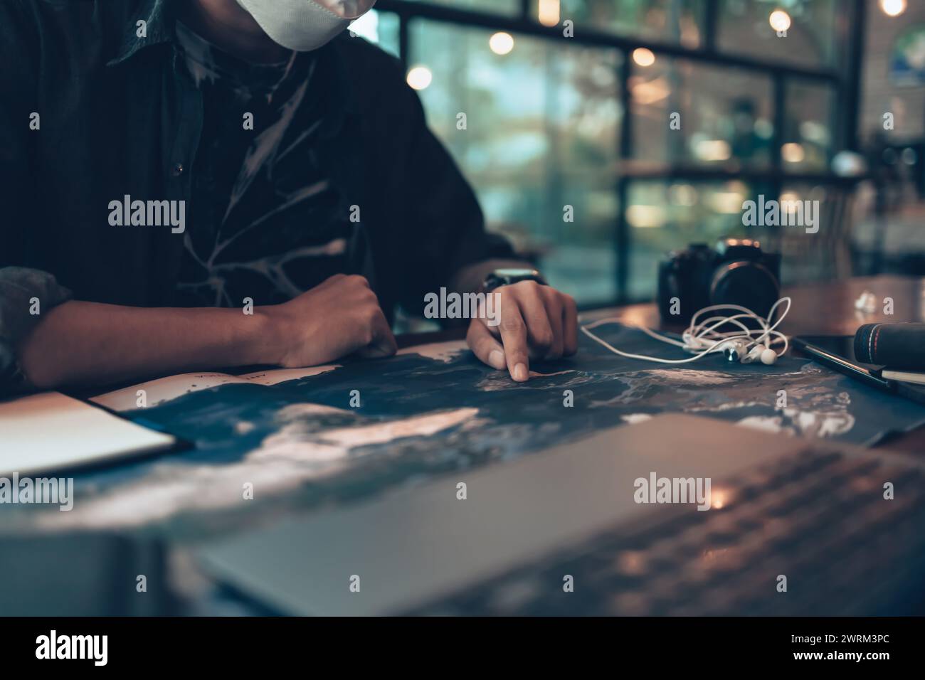 Finger pointing route on map hi-res stock photography and images - Alamy