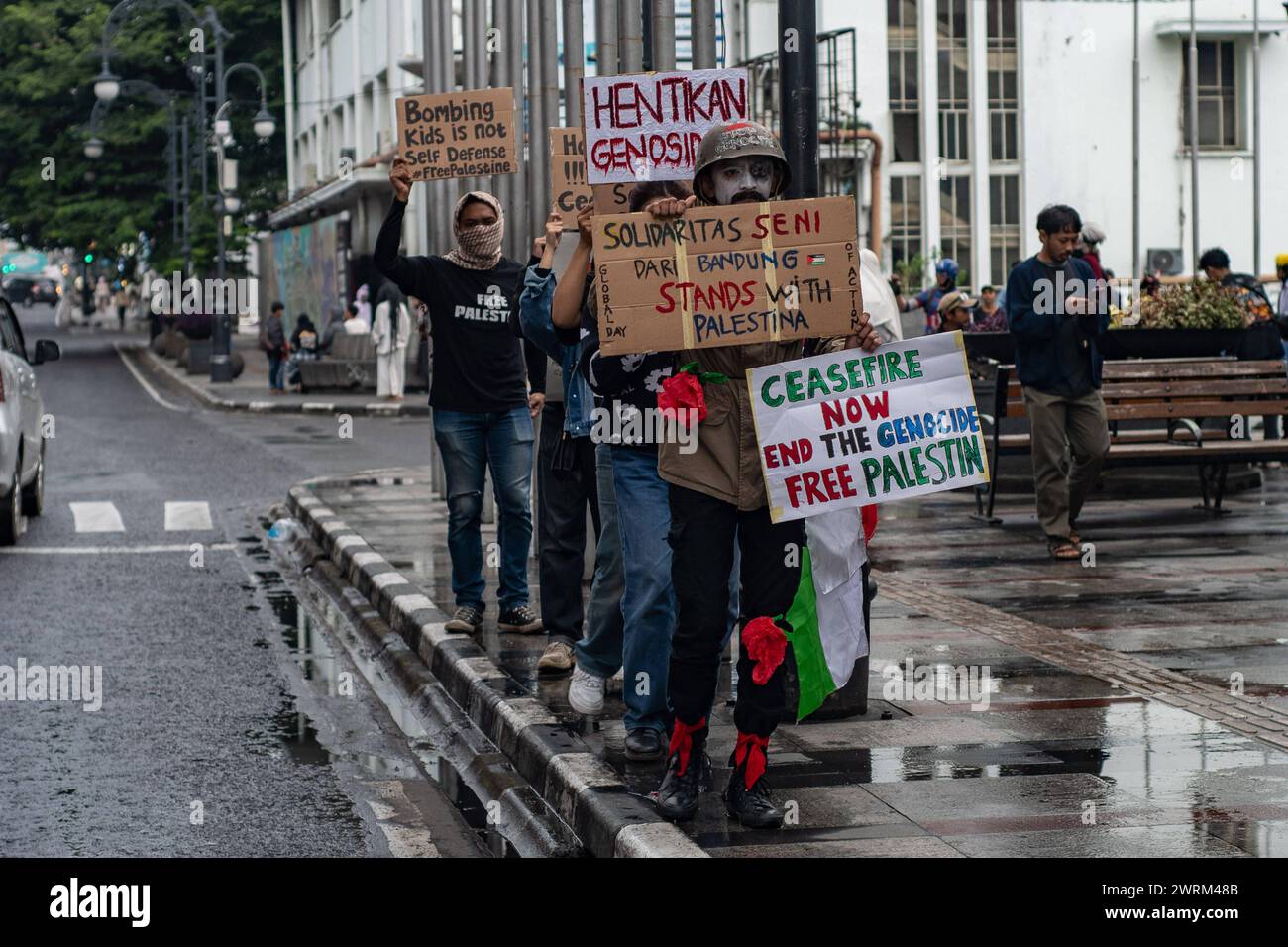 ART SOLIDARITY ACTION FOR PALESTINE Members of the Arts Solidarity for ...