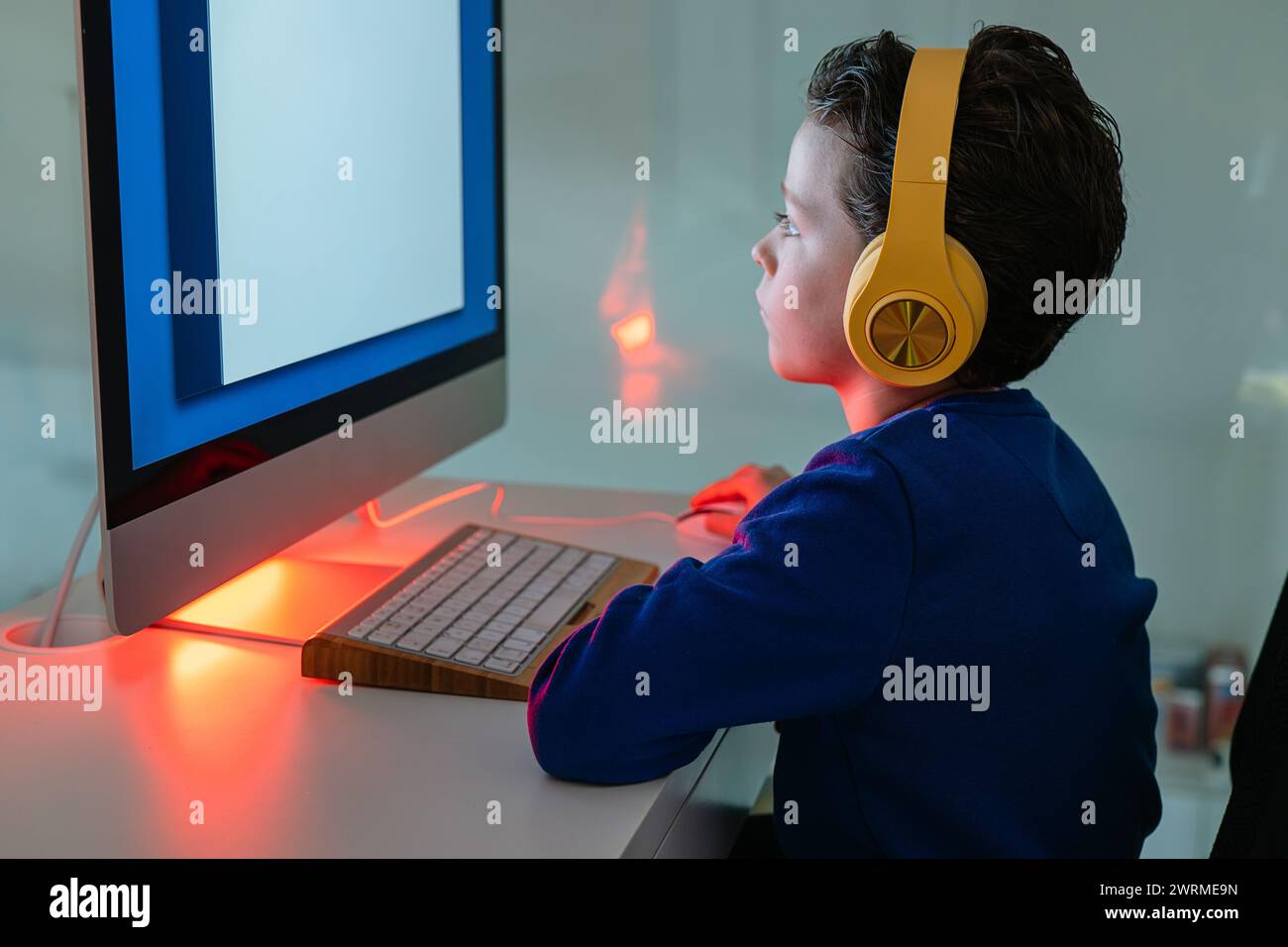 Child technology backlight hi-res stock photography and images - Alamy
