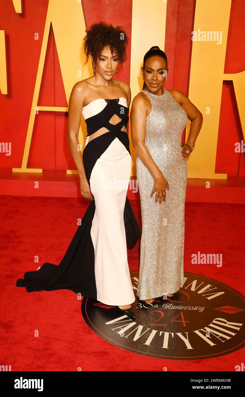 BEVERLY HILLS, CALIFORNIA - MARCH 10: (L-R) Ivy-Victoria Maurice and Sheryl Lee Ralph attend the 2024 Vanity Fair Oscar Party hosted by Radhika Jones at Wallis Annenberg Center for the Performing Arts on March 10, 2024 in Beverly Hills, California. Credit: Jeffrey Mayer / MediaPunch Stock Photo