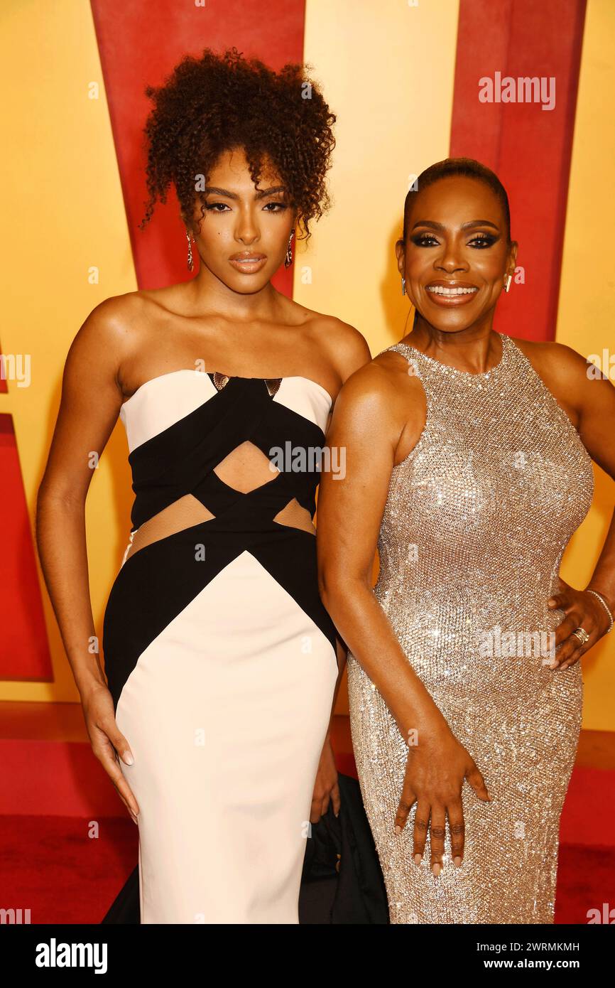 BEVERLY HILLS, CALIFORNIA - MARCH 10: (L-R) Ivy-Victoria Maurice and Sheryl Lee Ralph attend the 2024 Vanity Fair Oscar Party hosted by Radhika Jones at Wallis Annenberg Center for the Performing Arts on March 10, 2024 in Beverly Hills, California. Credit: Jeffrey Mayer / MediaPunch Stock Photo
