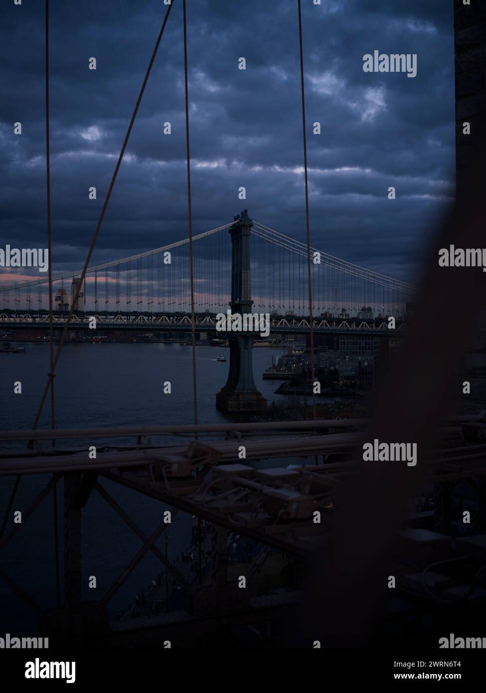 Manhattan at night hi-res stock photography and images - Alamy